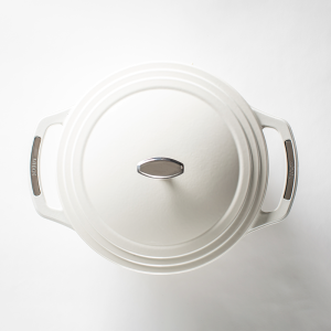 USA Enamel? Cast Iron Dutch Oven