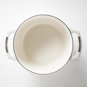 USA Enamel? Cast Iron Dutch Oven