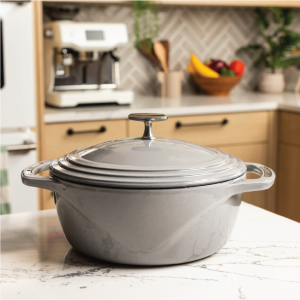 USA Enamel? Cast Iron Dutch Oven